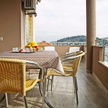 Seafront Dolores Apartment