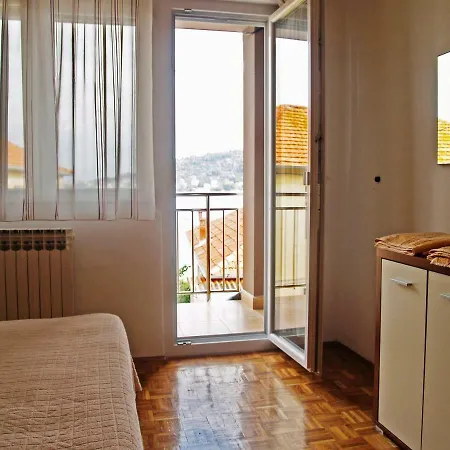Seafront Dolores Apartment *