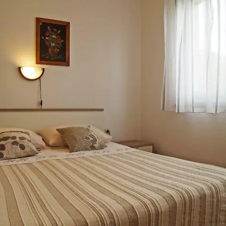Seafront Dolores Apartment Kali
